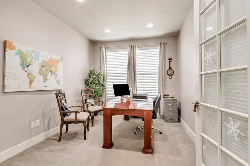 Draper House: 13320 S Lakemont Dr