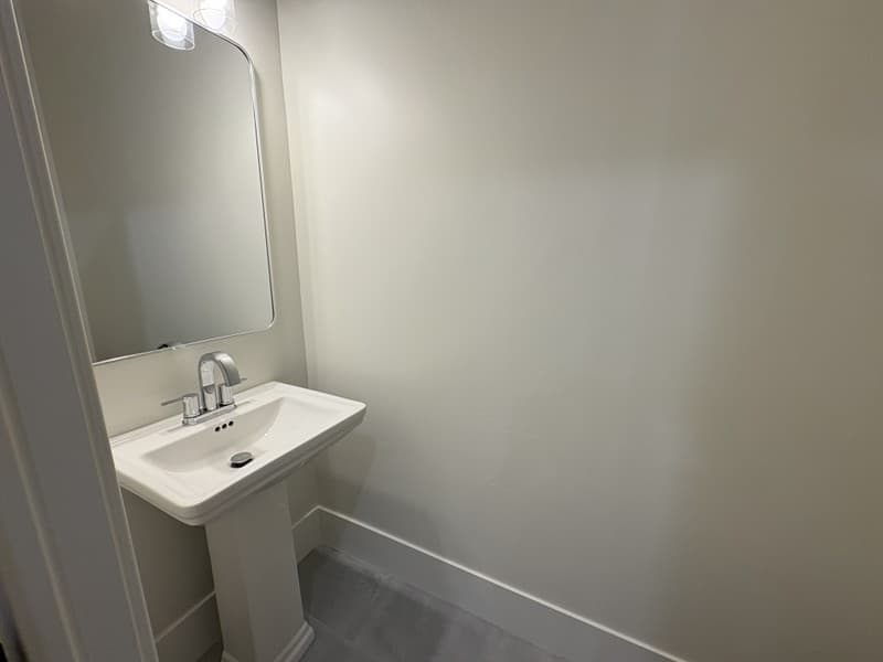 Provo House: 68 W 4750 N