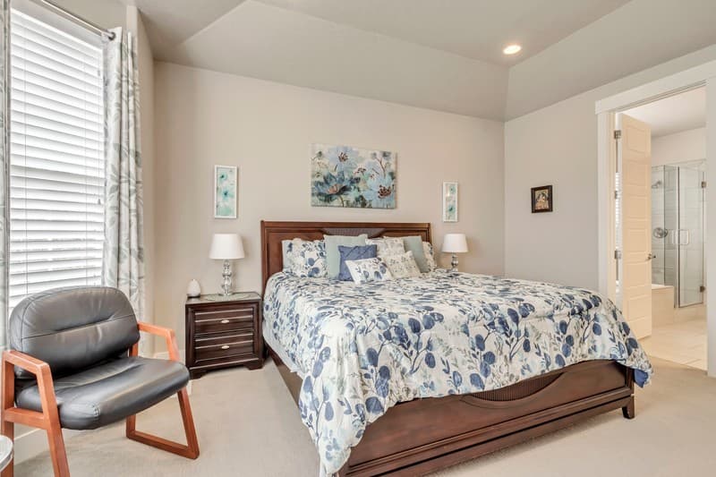 Draper House: 13320 S Lakemont Dr