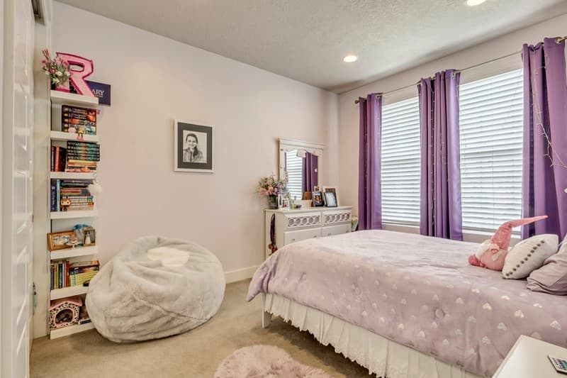 Draper House: 13320 S Lakemont Dr