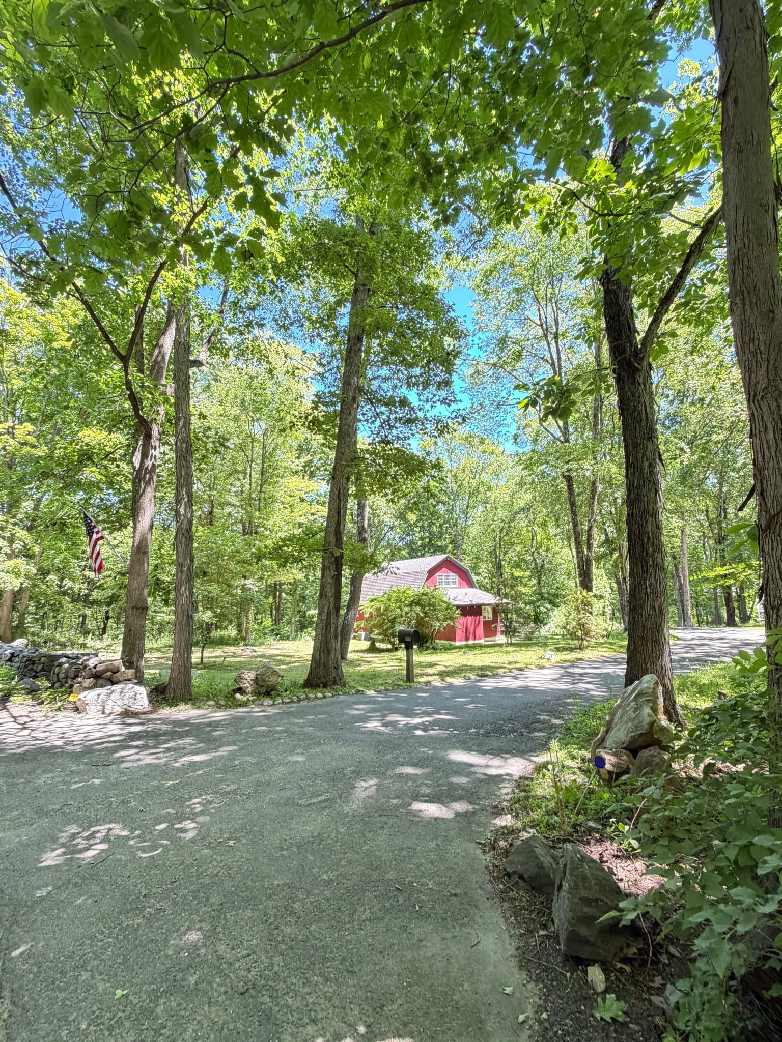 Ridgefield House: 300 Chestnut HIll Road