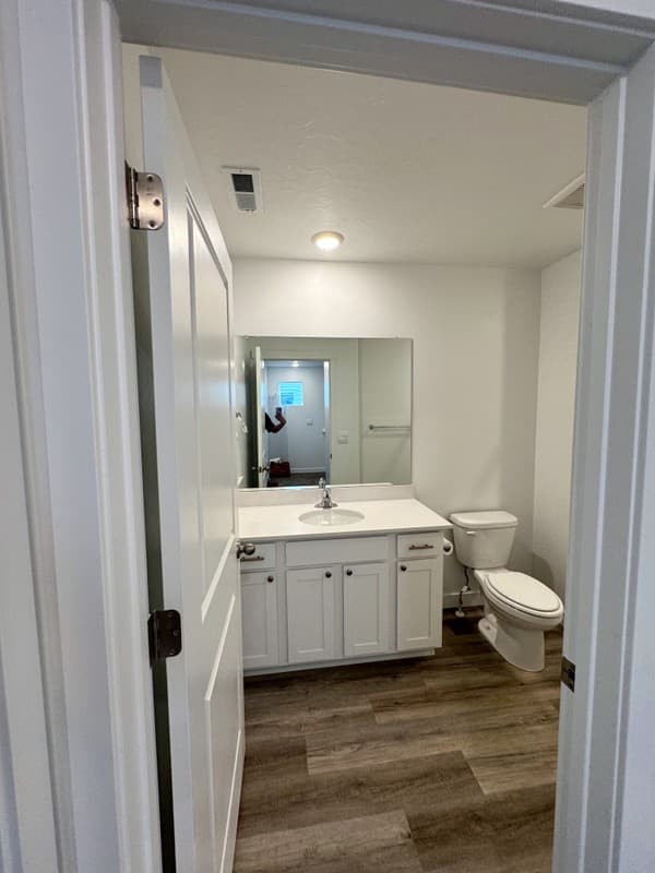 Saratoga Springs Single Room: 871 E Skiff Way