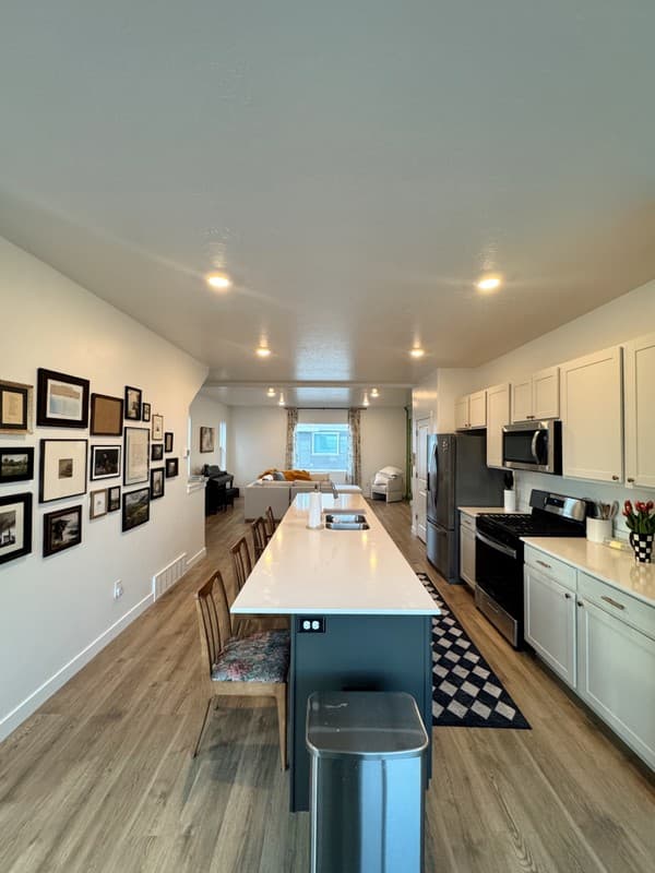 Saratoga Springs Single Room: 871 E Skiff Way