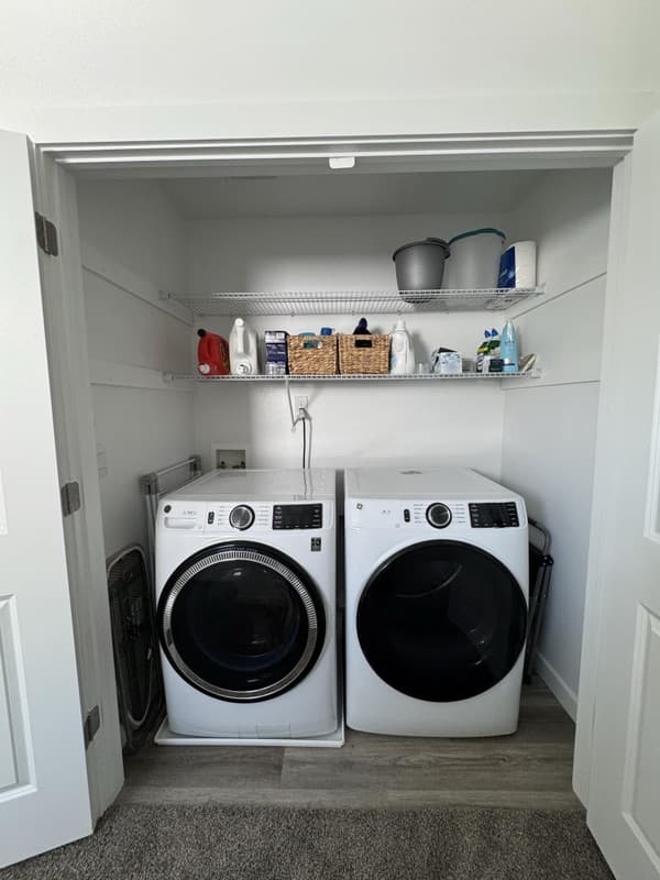 Saratoga Springs Single Room: 871 E Skiff Way