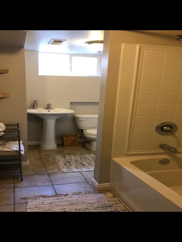 Salt Lake City Single Room: 2237 E Vimont Ave