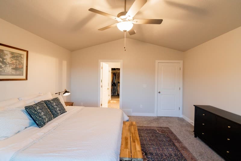 Eagle Mountain House: 2823 E Clarkstone Dr