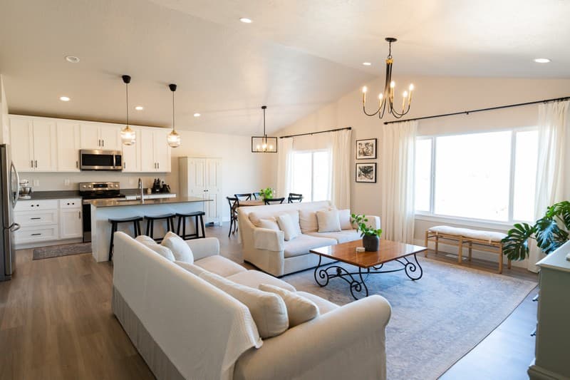 Eagle Mountain House: 2823 E Clarkstone Dr
