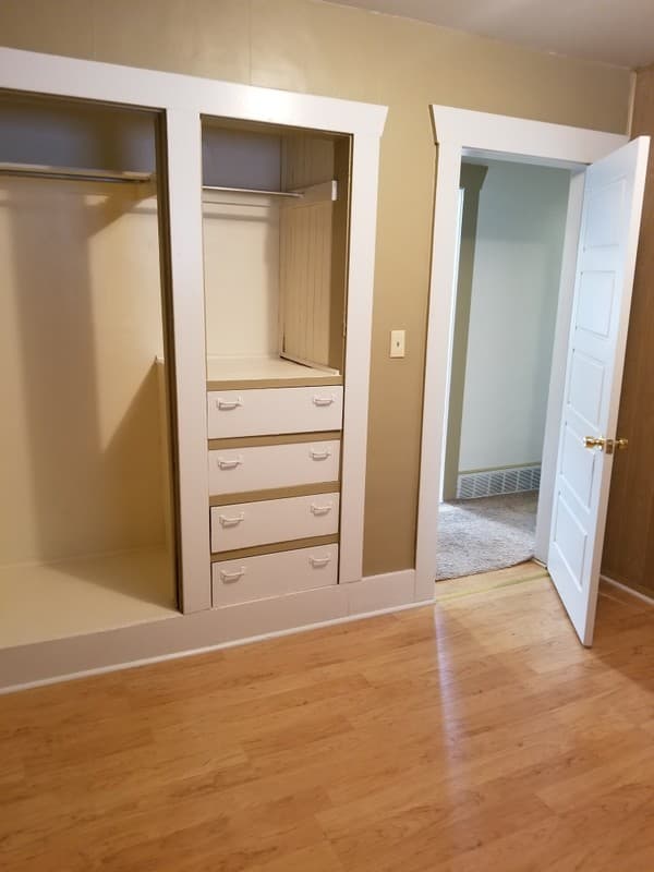 Logan House: 61 E 400 S