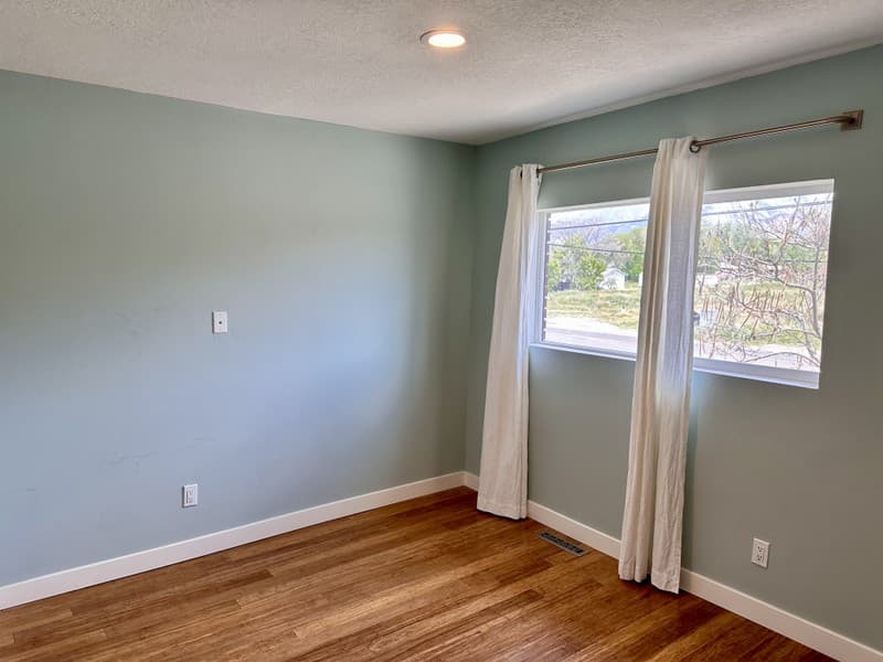 Draper House: 12070 S 700 E