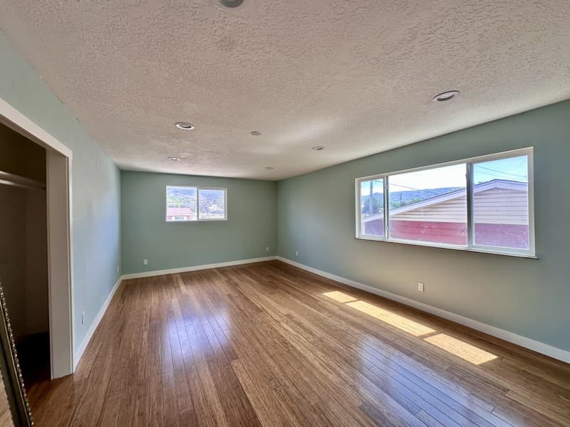 Draper House: 12070 S 700 E