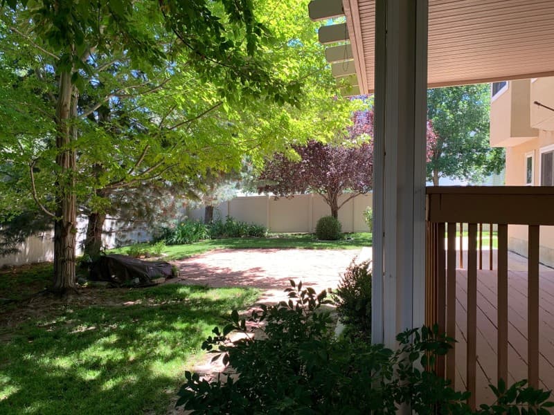 Sandy House: 929 E 11190 S