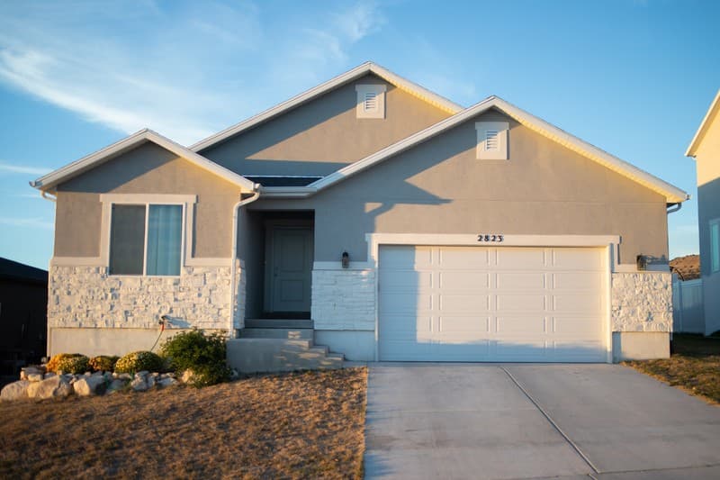 Eagle Mountain House: 2823 E Clarkstone Dr