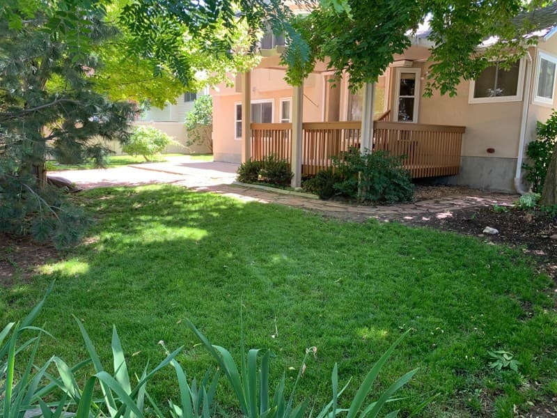 Sandy House: 929 E 11190 S
