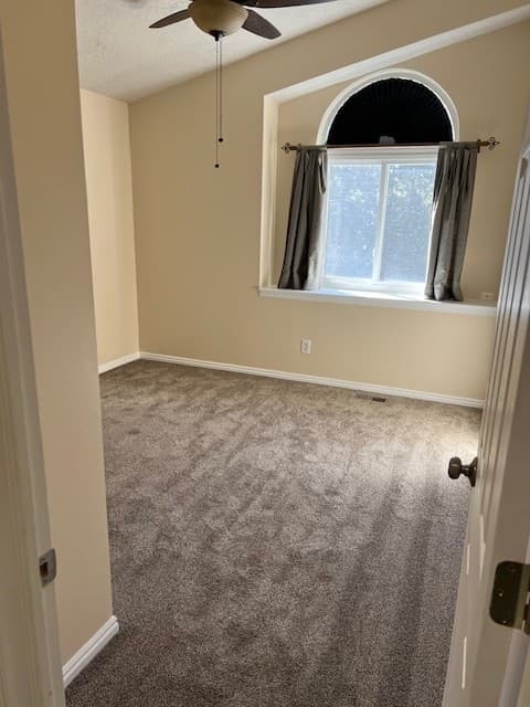 Sandy House: 929 E 11190 S
