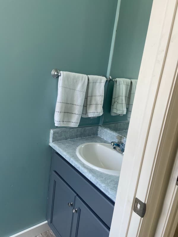 Sandy Townhome: 677 W Villa Bluff Dr