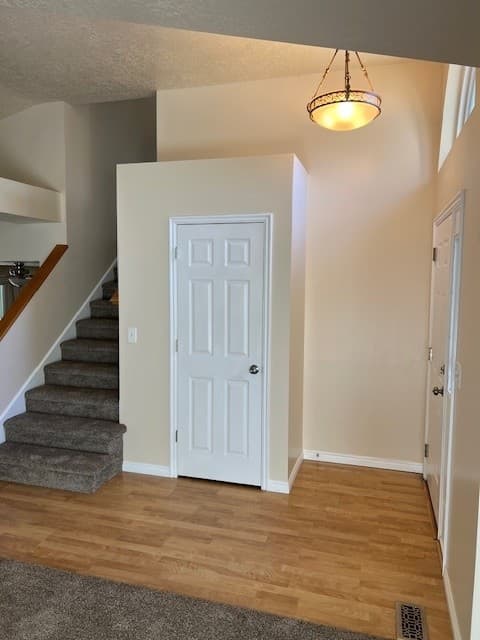 Sandy House: 929 E 11190 S