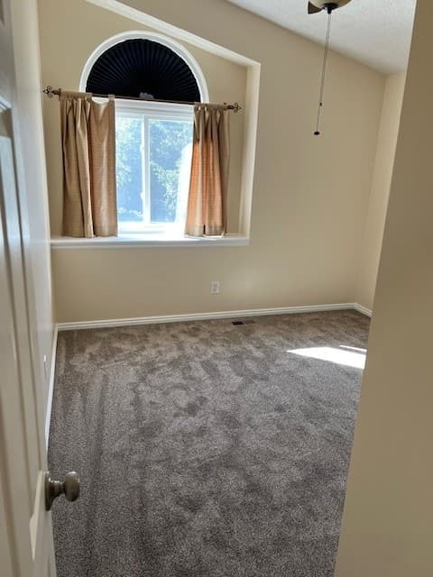 Sandy House: 929 E 11190 S