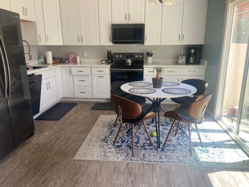 Sandy Townhome: 677 W Villa Bluff Dr