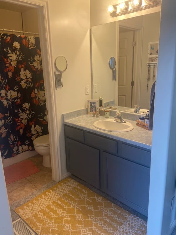 Sandy Townhome: 677 W Villa Bluff Dr