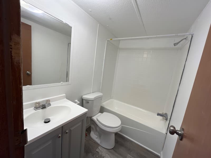 Eldon Apartment: 115 Country Living Ln