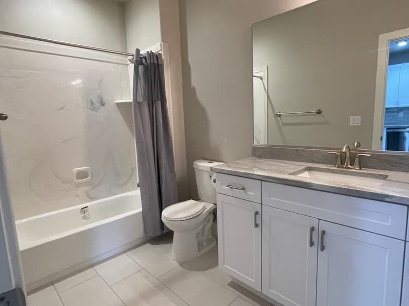 Washington Multiplex: 1806 N Crimson Creek Dr