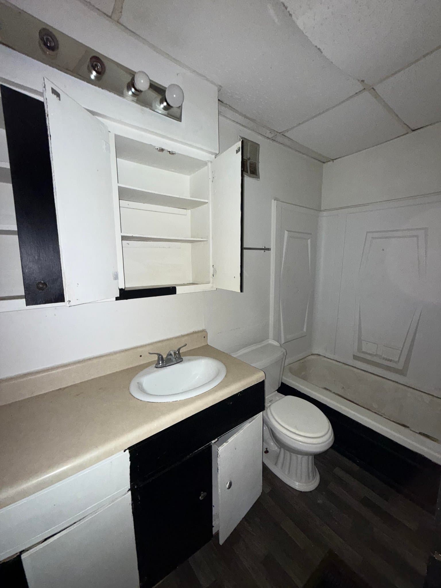Decatur House: 1286 East Vanderhoof St