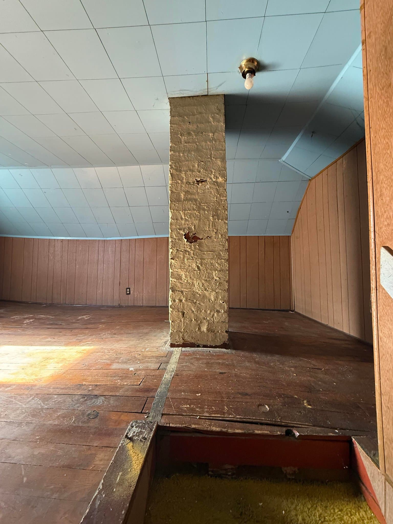 Decatur House: 1286 East Vanderhoof St