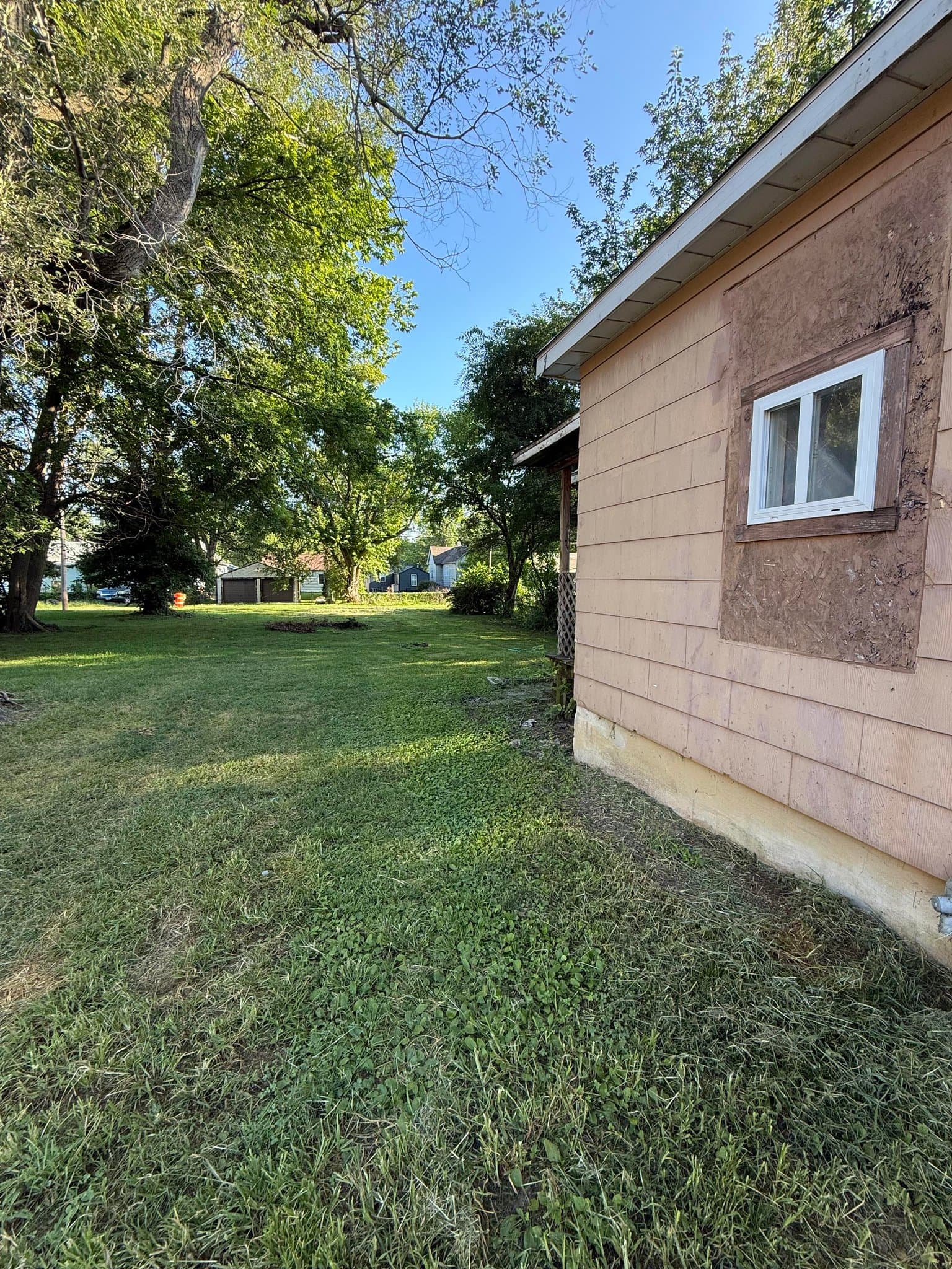 Decatur House: 1286 East Vanderhoof St