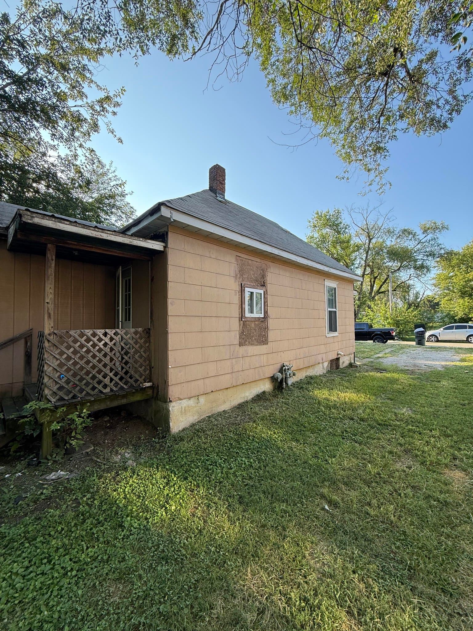 Decatur House: 1286 East Vanderhoof St