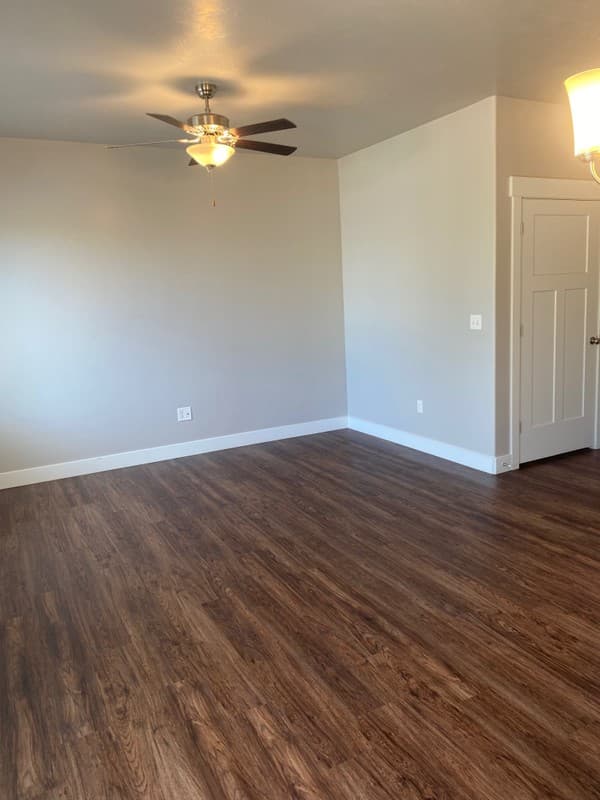 Tooele Townhome: 847 Gleneagles Ct