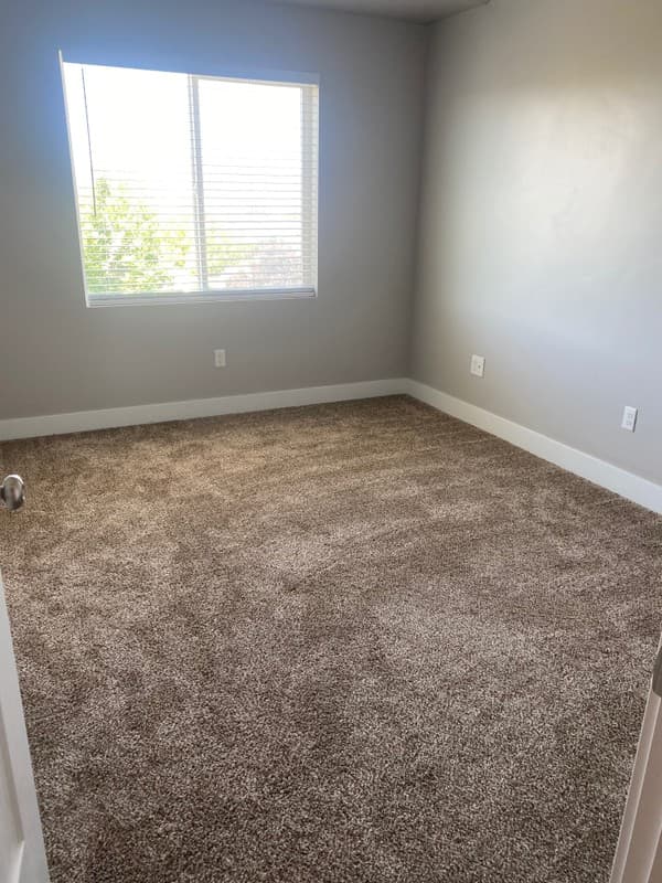 Tooele Townhome: 847 Gleneagles Ct