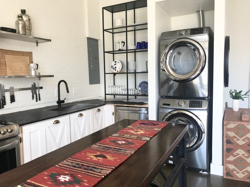 Mapleton House: 559 W 800 S