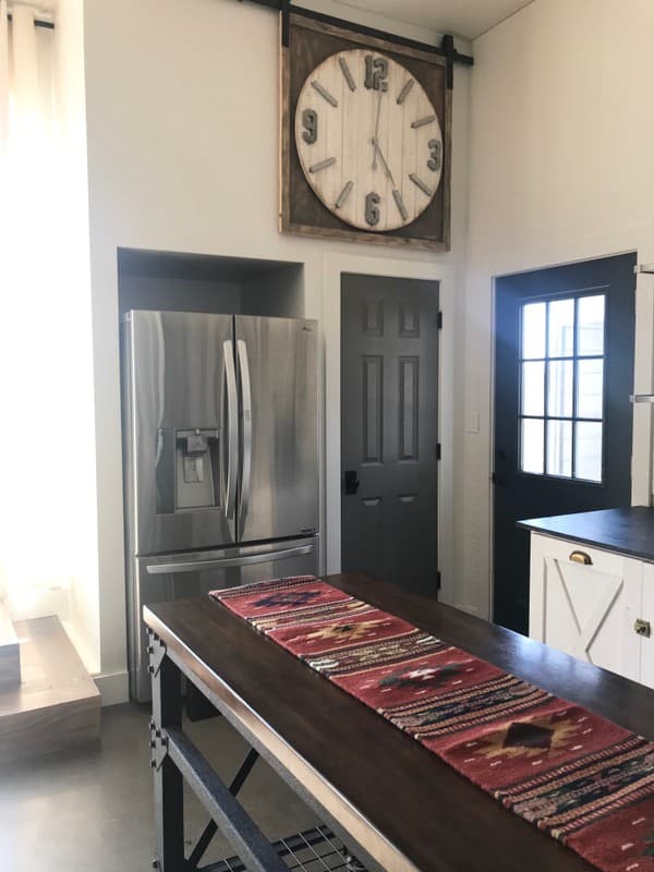 Mapleton House: 559 W 800 S