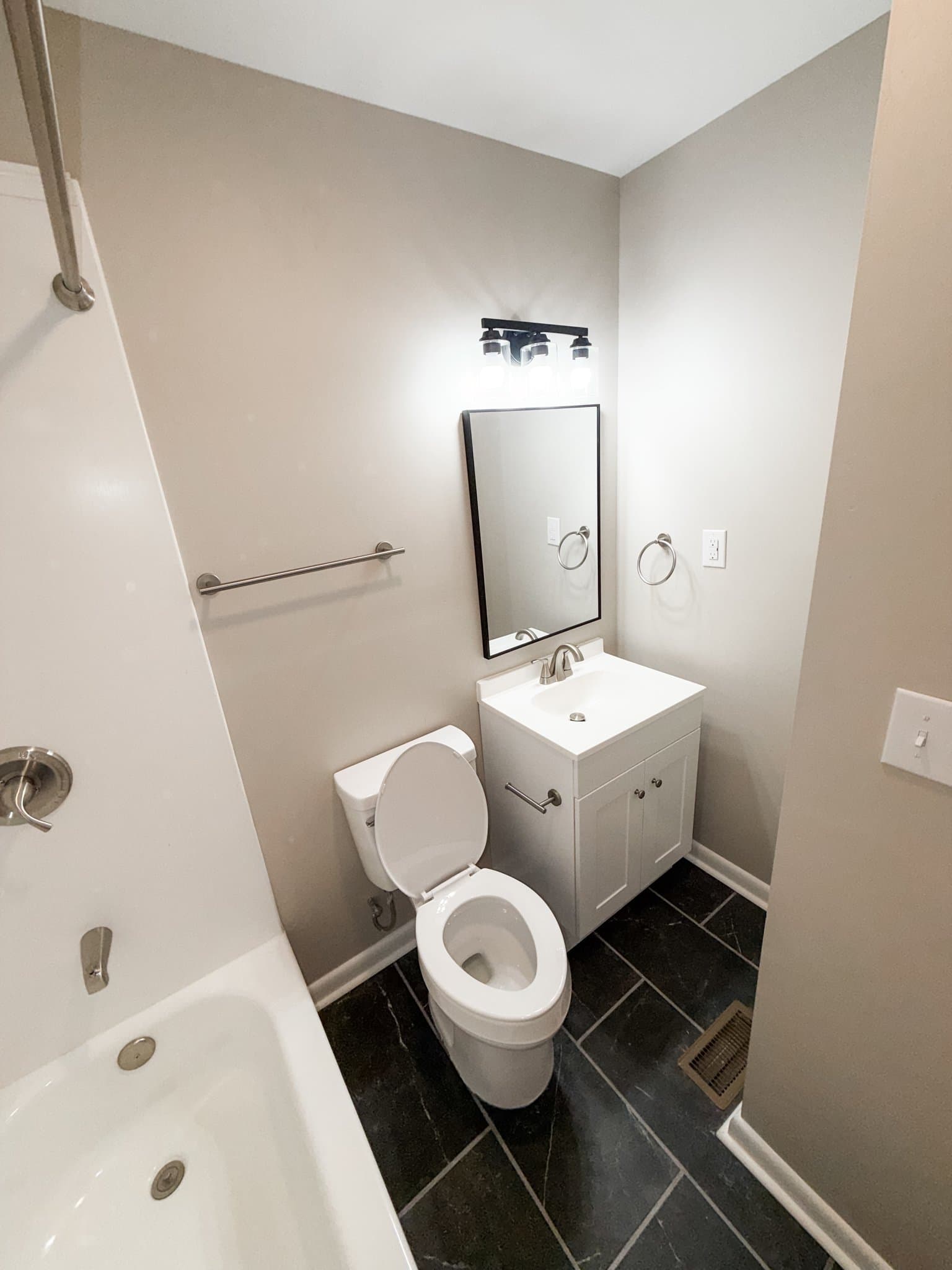 Fort Valley House: 227 Hunt St