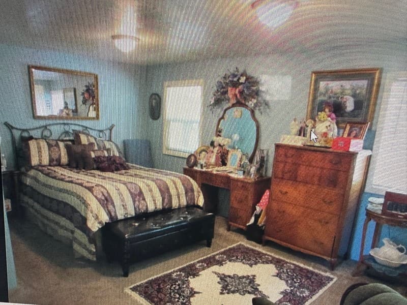 Centerville House: 282 N 700 E
