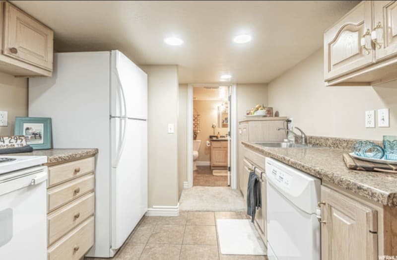 Sandy House: 8475 S 300 E