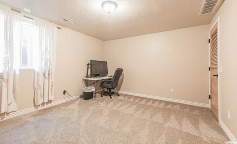 Sandy House: 8475 S 300 E