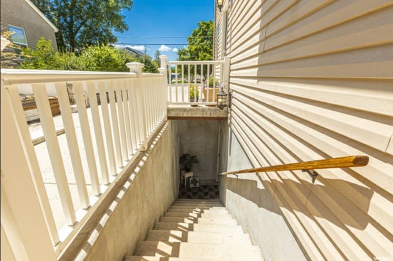 Sandy House: 8475 S 300 E