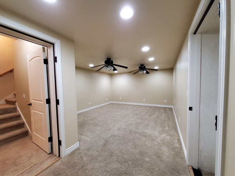Sandy House: 8475 S 300 E