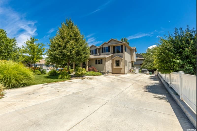 Sandy House: 8475 S 300 E