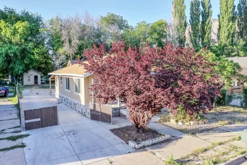 Ogden House: 576 8th St