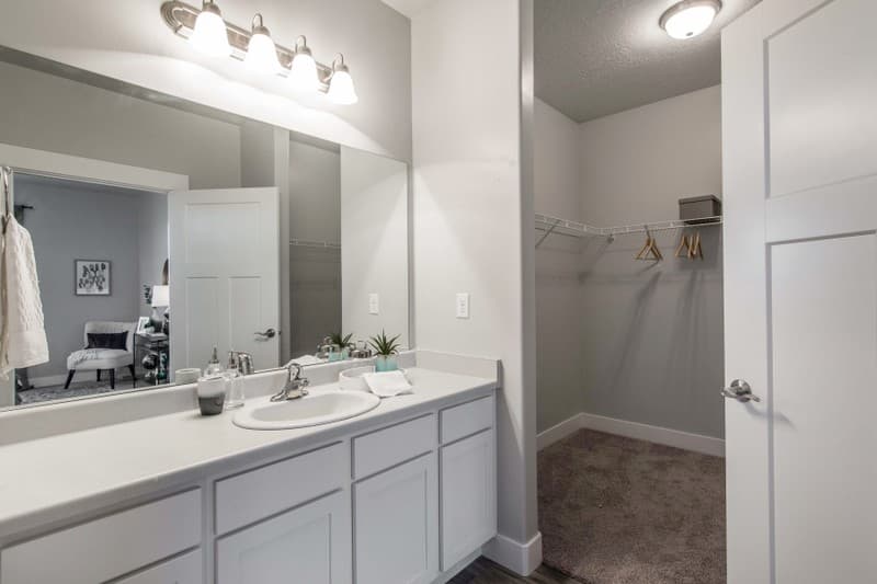 Vineyard Condo: 765 N 260 W