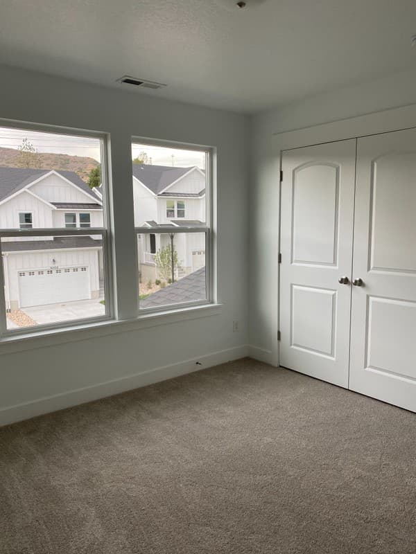 Bluffdale Townhome: 16431 S Bull Spring Ln