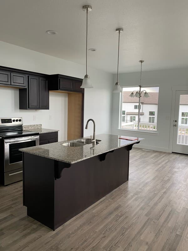 Bluffdale Townhome: 16431 S Bull Spring Ln