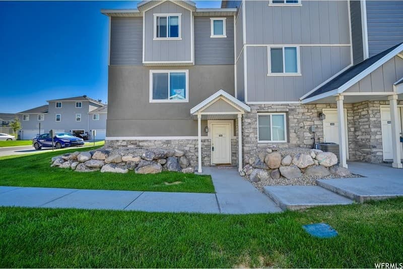 Herriman Townhome: 14431 S Ferndale Way