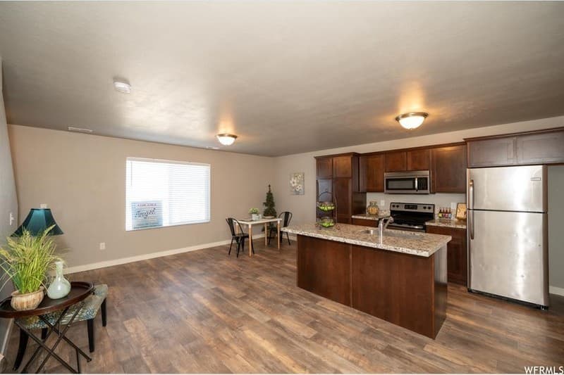 Herriman Townhome: 14431 S Ferndale Way