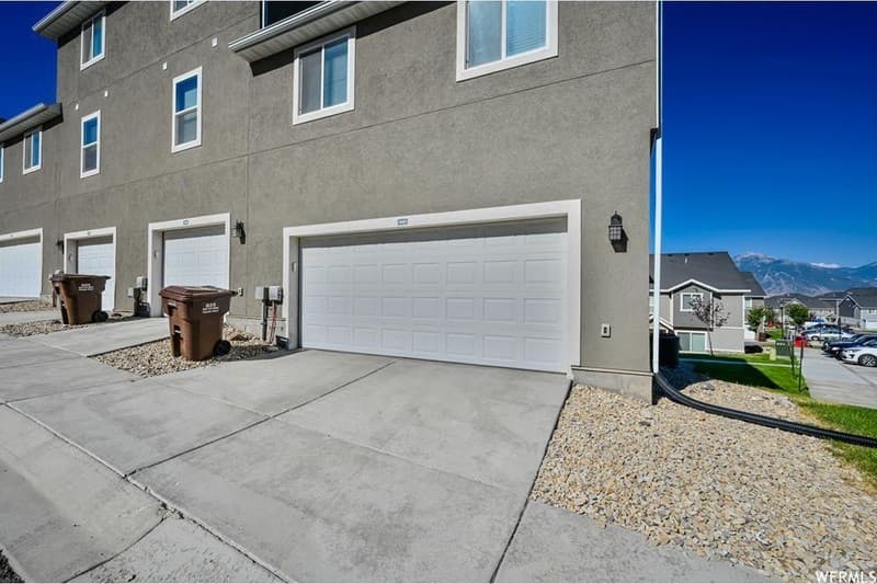 Herriman Townhome: 14431 S Ferndale Way