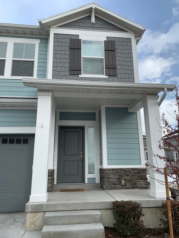 Cedar Hills House: 10046 N Marigold Ln