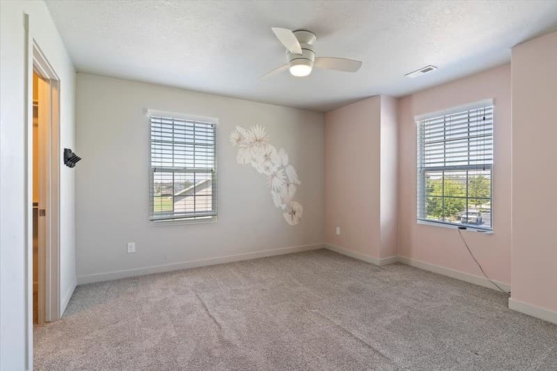 Syracuse House: 1549 W 650 S