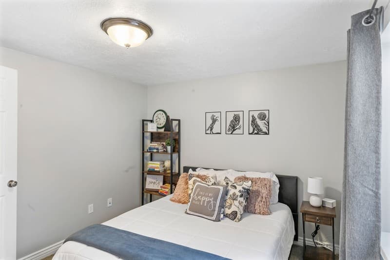 Kaysville Multiplex: 837 Crimson Ln